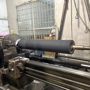 Gia công sửa chữa các loại lô trục, mài trục cao su